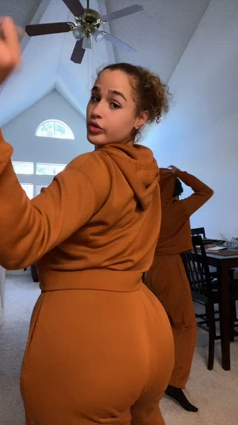 I like the idea of being that dumb air headed bud with a fat ass that’s so dumb I have no idea I’m being used as goonfuel behind my back by other buds : video clip