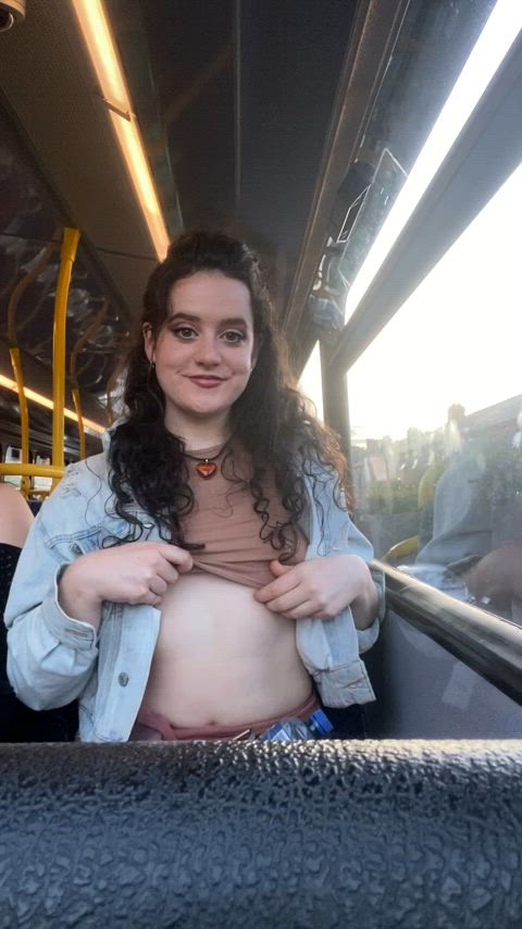 Flashing my titties on Dublin Bus : video clip
