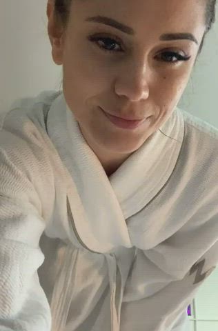 She’s just so pretty : video clip