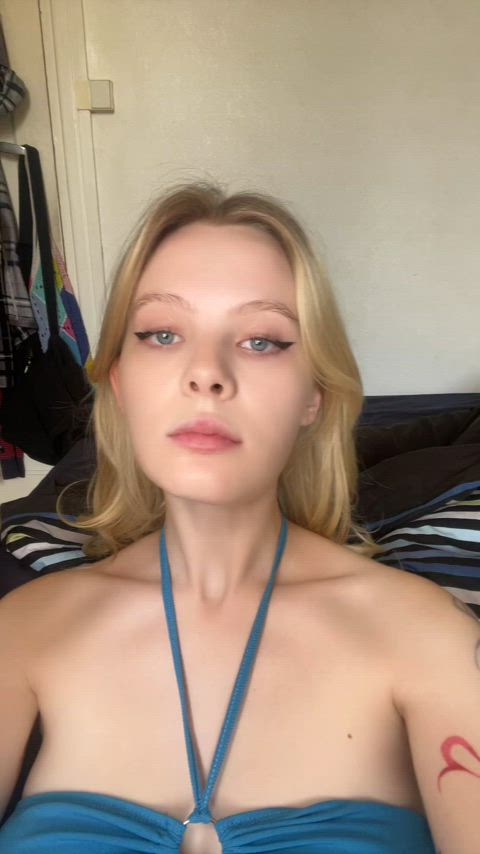 am 18 years old, is it weird that I prefer old guys? : video clip