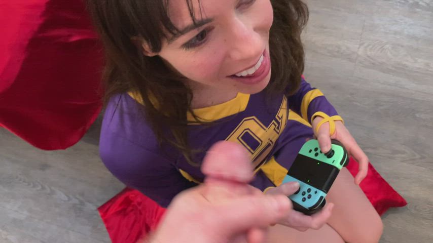 Trying to play breath of the wild and he came on my face : video clip