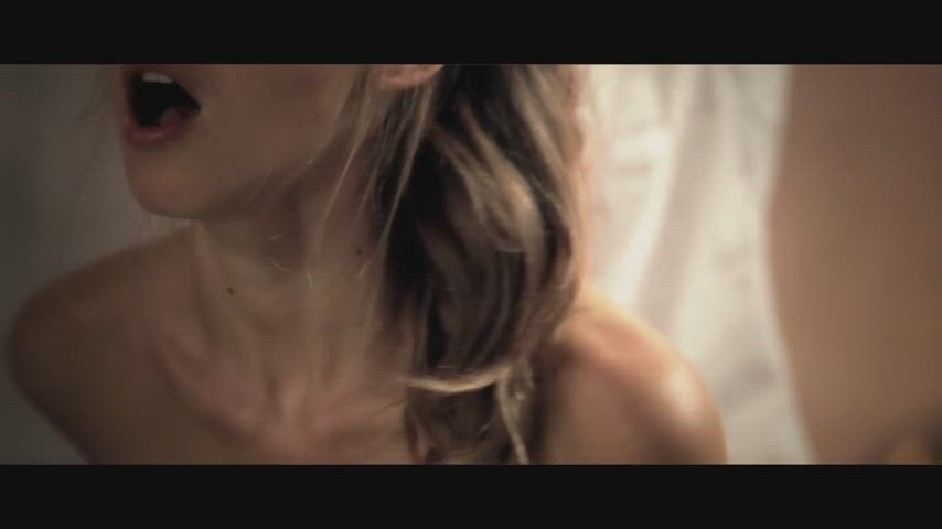 Lovely Krystal taking matters into her own hands : video clip