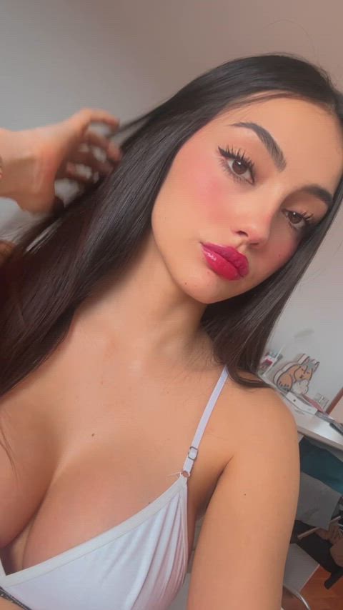 who is down to see a tidy pic : video clip