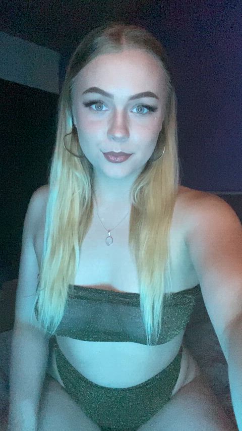 Come and fuck me on my bed : video clip