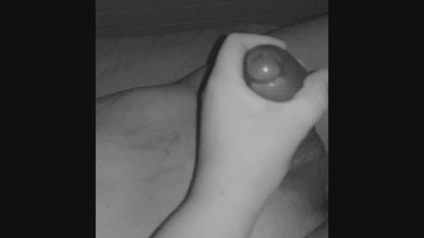 Giving hubby a handjob : video clip