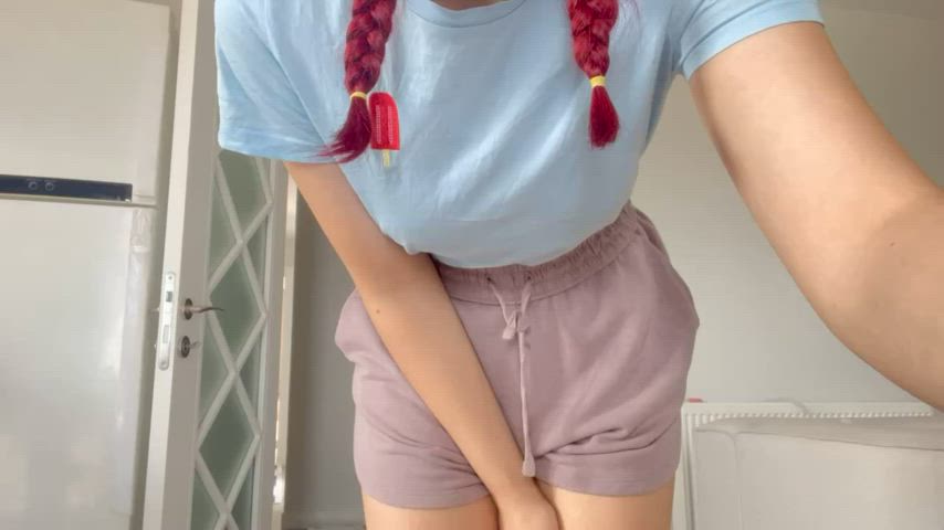 Hi! I am a barely legal teen girl. Do you want to stretch my tight holes? 🤭 : video clip