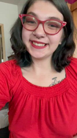 Looking good in red on a Monday : video clip