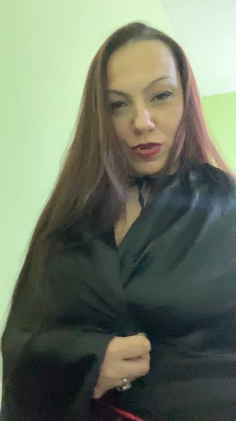 Careful I might bite happy halloween : video clip