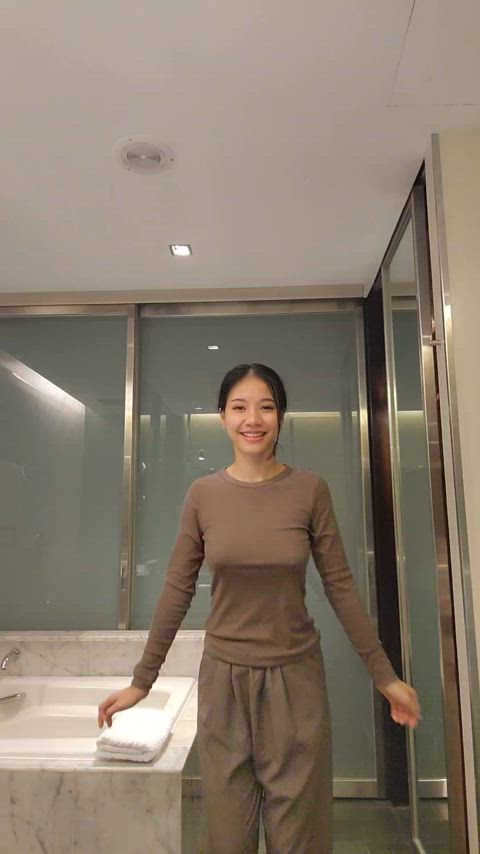 Hi there, hope you like me : video clip