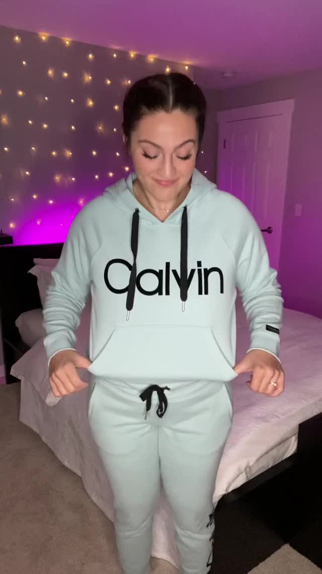 DO you Like ITT😋 (her album in the comments ) : video clip