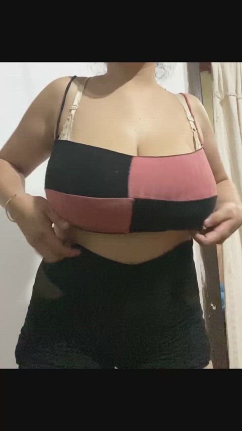 I'd let you slide inside my sweet body on the first date : video clip