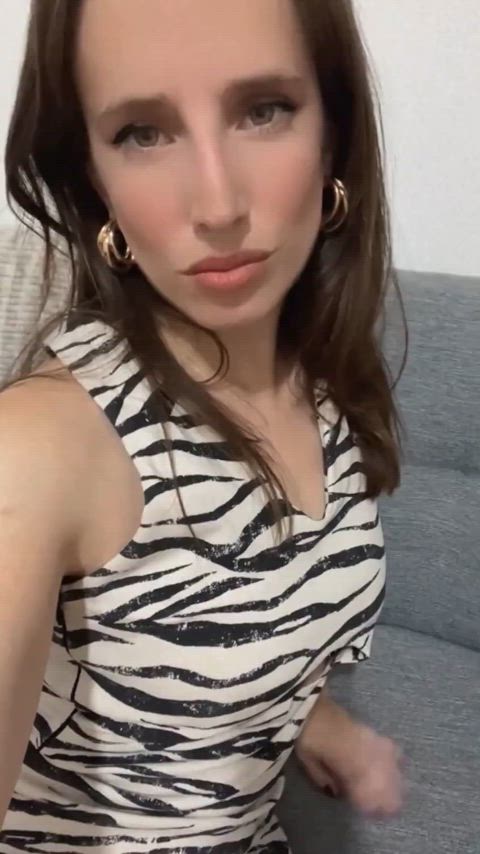 Showing you a little bit of what you are gonna eat later : video clip