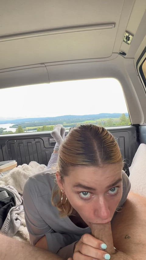 I love giving Head in the car : video clip