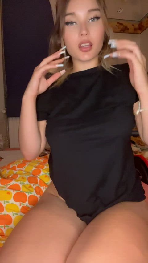 wanna jerk off to my nudes if I send u some ? : video clip