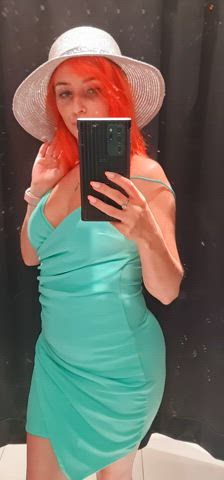 Great reveal in the dressing room : video clip