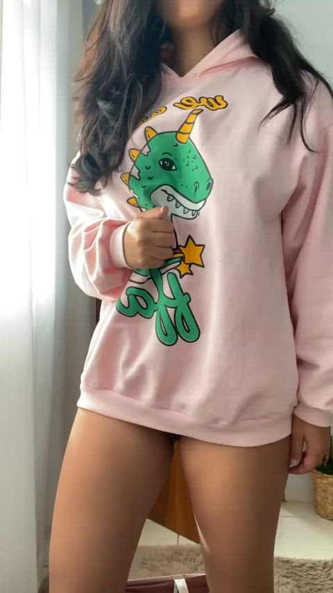 I think that I look better without my clothes so I made them disappear : video clip