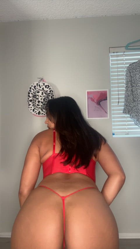 I see you've got booty on your mind, let me help! : video clip