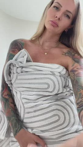 who wants to finish on my titties? : video clip