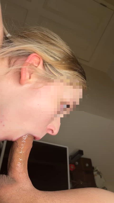 My throat takes cock so easily : video clip