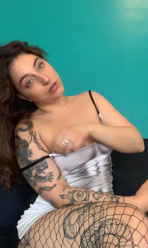 I bet you could jerk off to me even if you saw me fully clothed : video clip