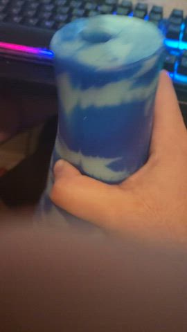 Any buds wanna take my toys place : video clip