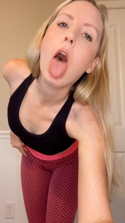 Playing a little dress up with this booty! : video clip