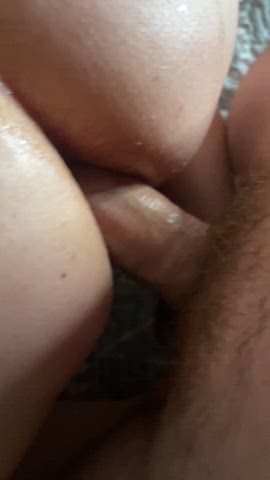 Hubs couldn't resist sticking it in my ass : video clip