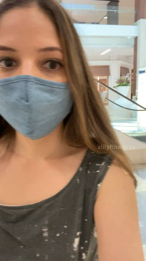 It's so easy to flash with this dress : video clip