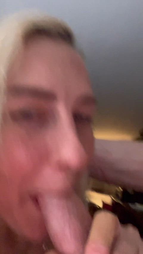 Amateur milf sucks her man off hard! : video clip