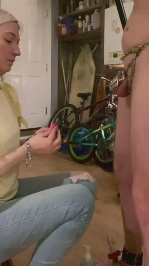 Unlocked, edged, ruined and a slap to get the cum out : video clip