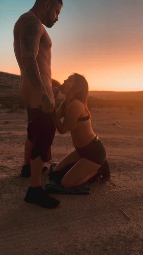 Blowjob in the sunset : video clip