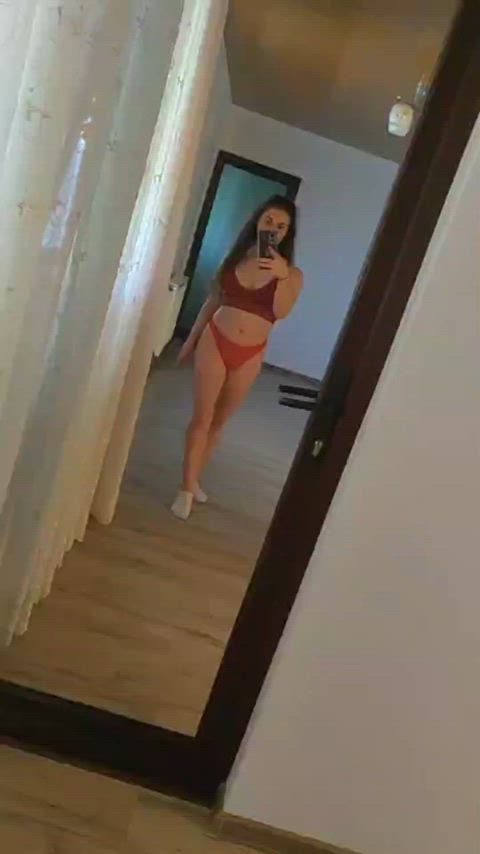 Just turned 18,ready to be seduced : video clip