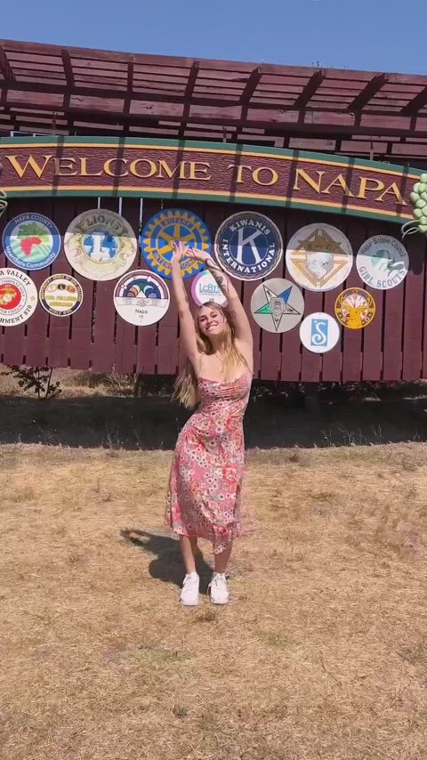 Wine her Dine her Fuck her : video clip