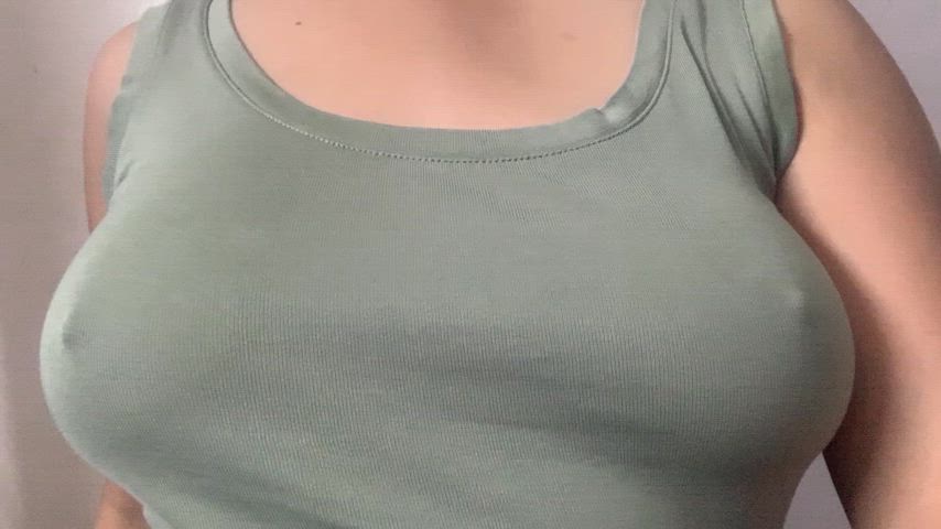 How's your NNN going? here's a boob flash from an Asian girly 😉 : video clip