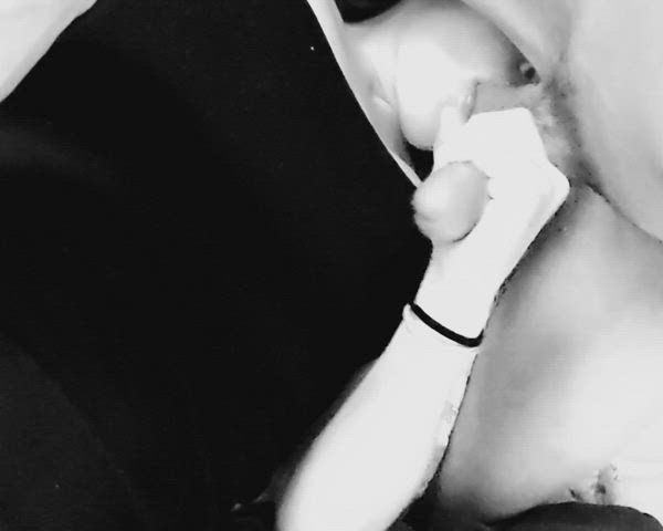 She loves to milk from below : video clip