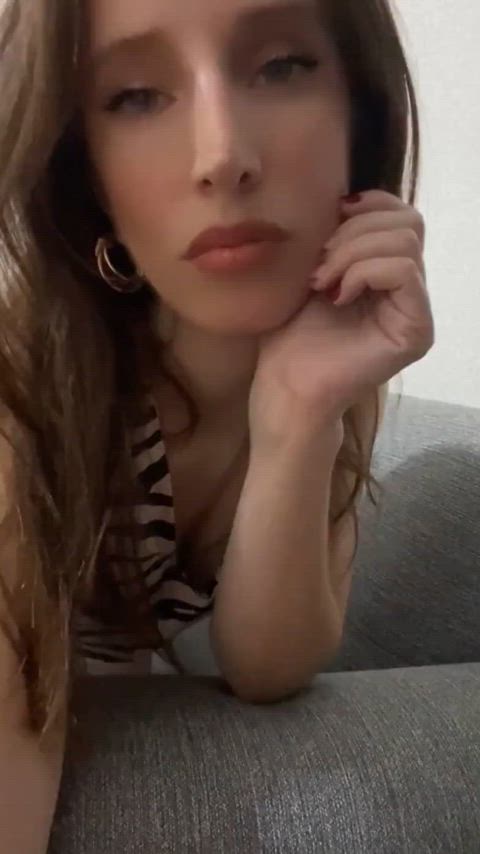 Let me put them in your face : video clip