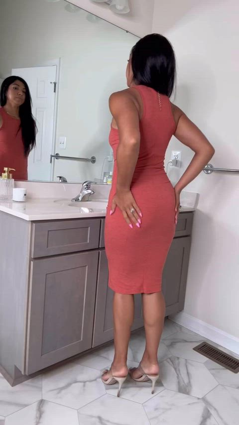 Latina sucks and fucks for his cum : video clip