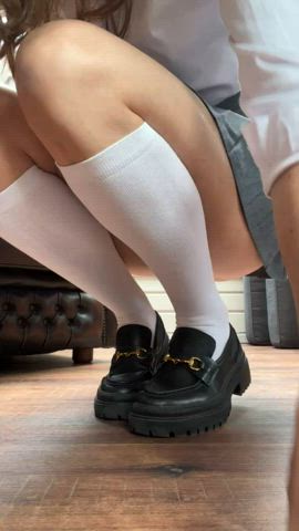 Cant help dropping my panties in class : video clip