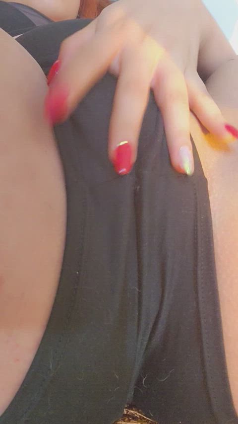 Does my pussy deserve some licking right now? : video clip