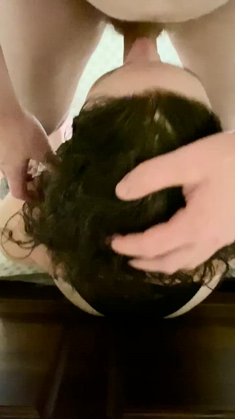 Gotta keep that throat sore : video clip