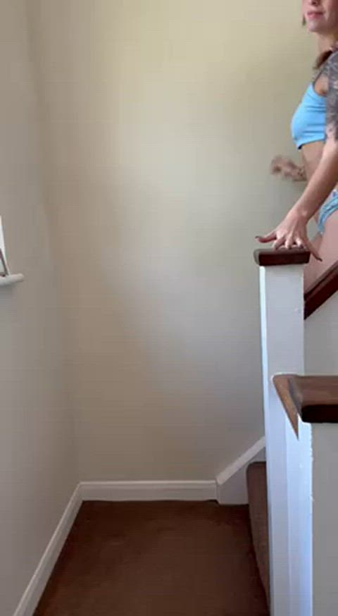 There's always fun in small size girls : video clip