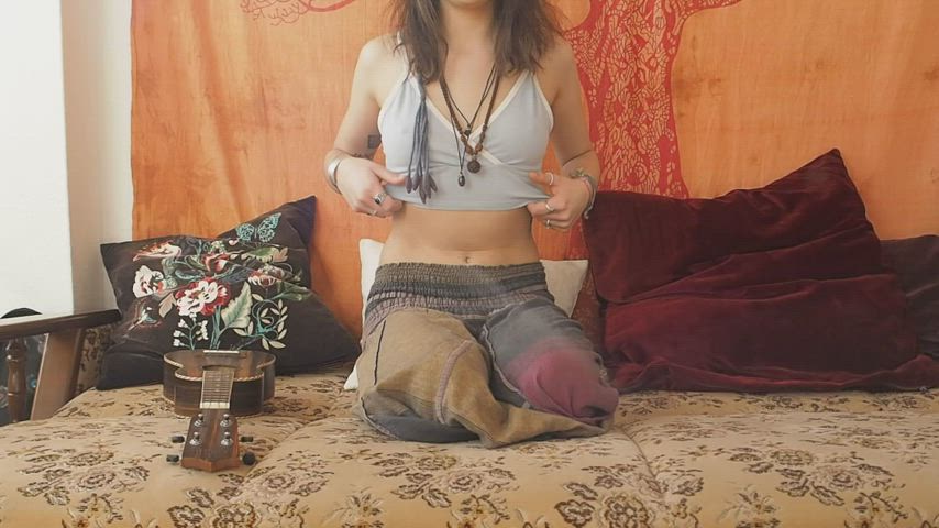 Who'd think small tits can pop too heh? : video clip