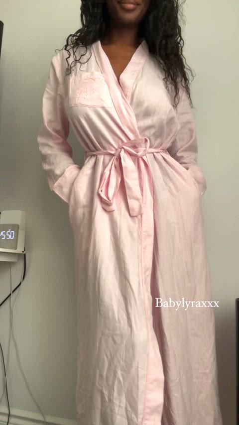 I’m that one neighbour that loves to flash you ;) : video clip