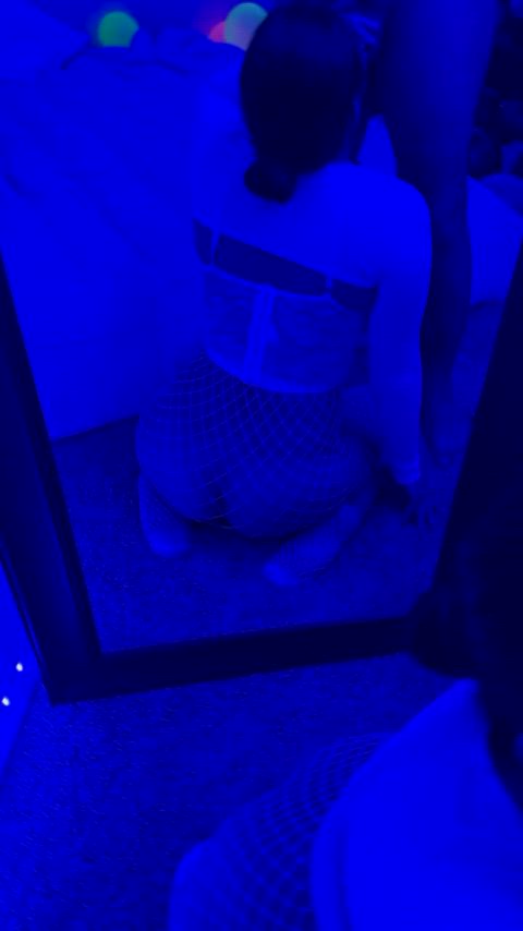 Black light and fishnet fun : video clip