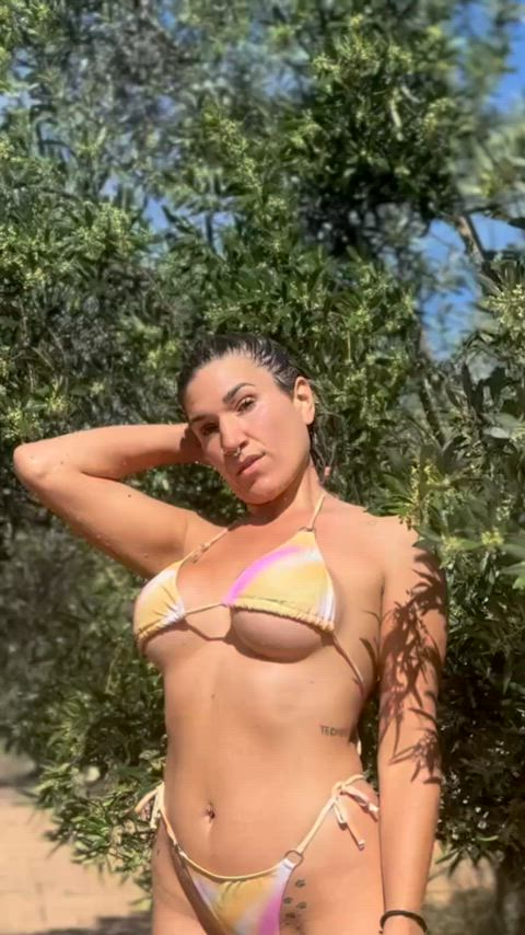 Motorhome Bliss: A fiery ride on top of the mountains : video clip