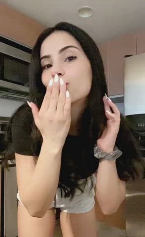 If you’re a buns eater, would you give my buns a taste? : video clip