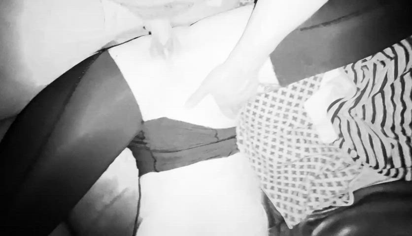 Good girl finishing the job all over her tummy : video clip