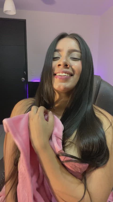 Here’s your meal, I hope you’re hungry! : video clip