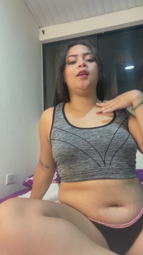 Can I put my latina legs on your shoulders while you creampie me? : video clip