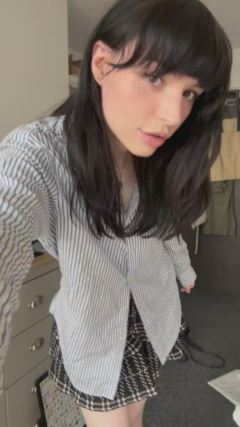 The ideal girlfriend for a gooner : video clip